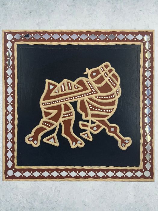 Traditional Racing Camel lippan art made by skilled artisans
