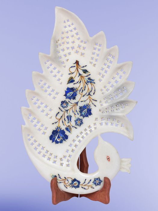 Handmade pure marble carved leaf with semi-precious stone inlay work