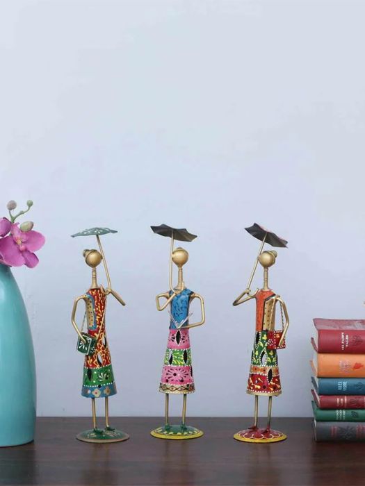 Handmade Mantle Pieces of Ladies in Traditional Attire with Umbrellas (Set of 3)